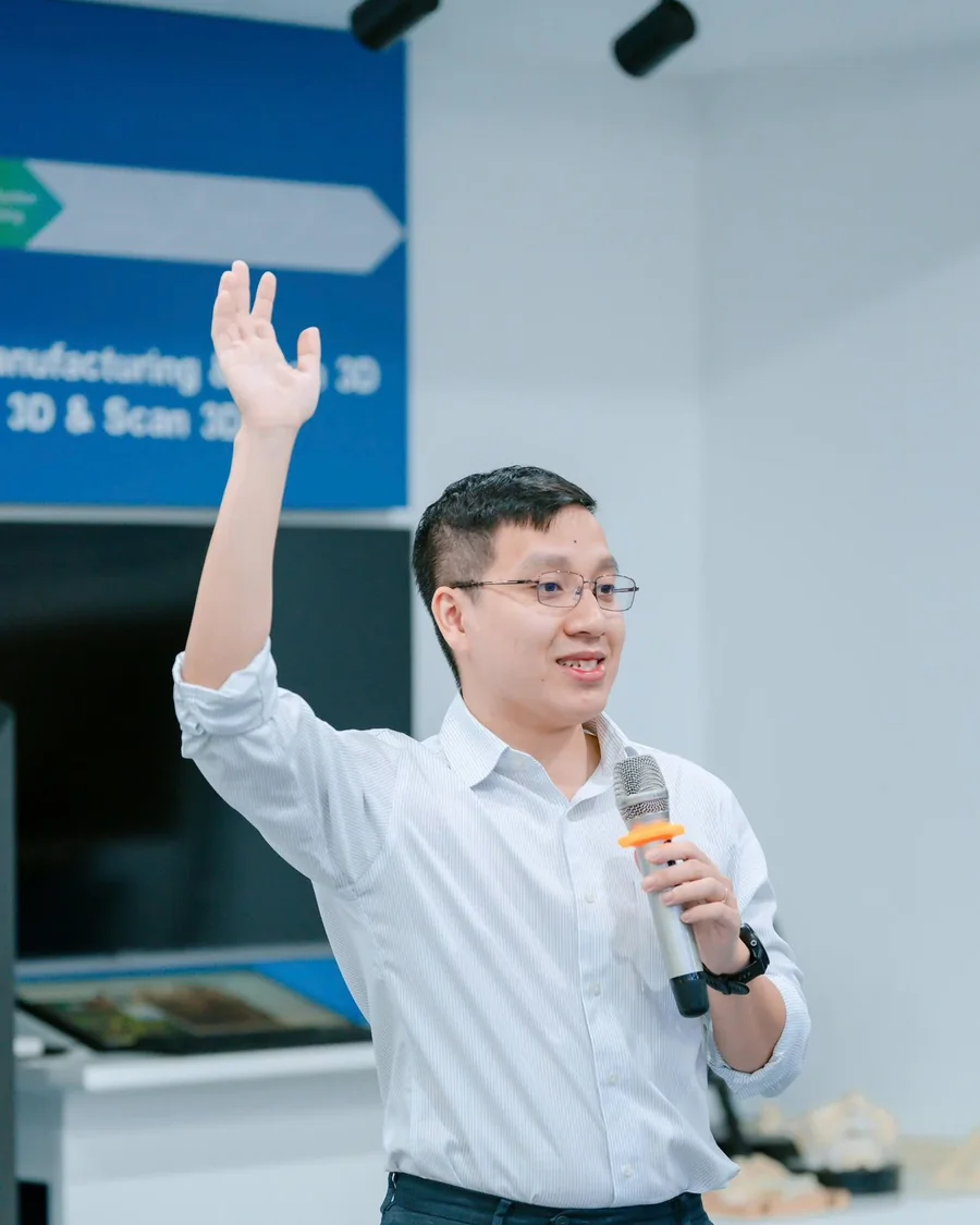 Vincent Do đứng lớp AI